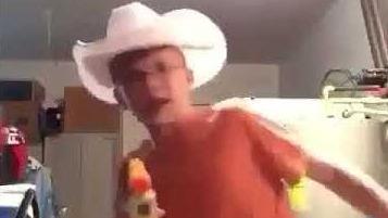 It's twelve o'clock (afternoon)